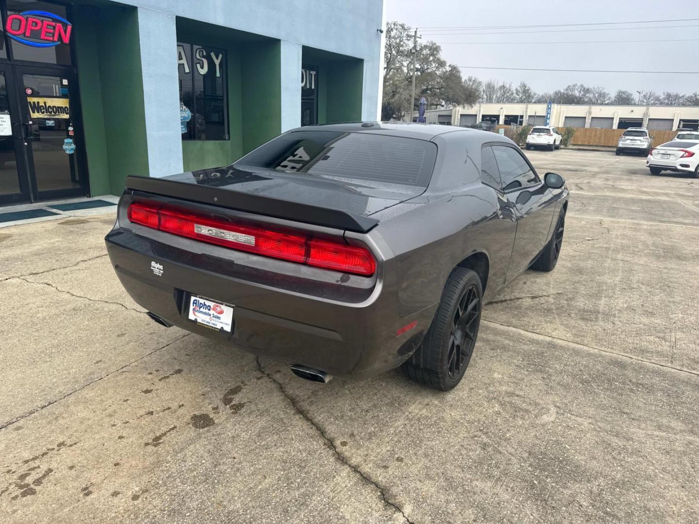 2014 Granite Crystal Metallic Clearcoat /Black Dodge Challenger 2dr Cpe SXT (2C3CDYAG0EH) , N/A transmission, located at 6904 Johnston St., Lafayette, LA, 70503, (337) 988-1960, 30.143589, -92.100601 - Photo#12